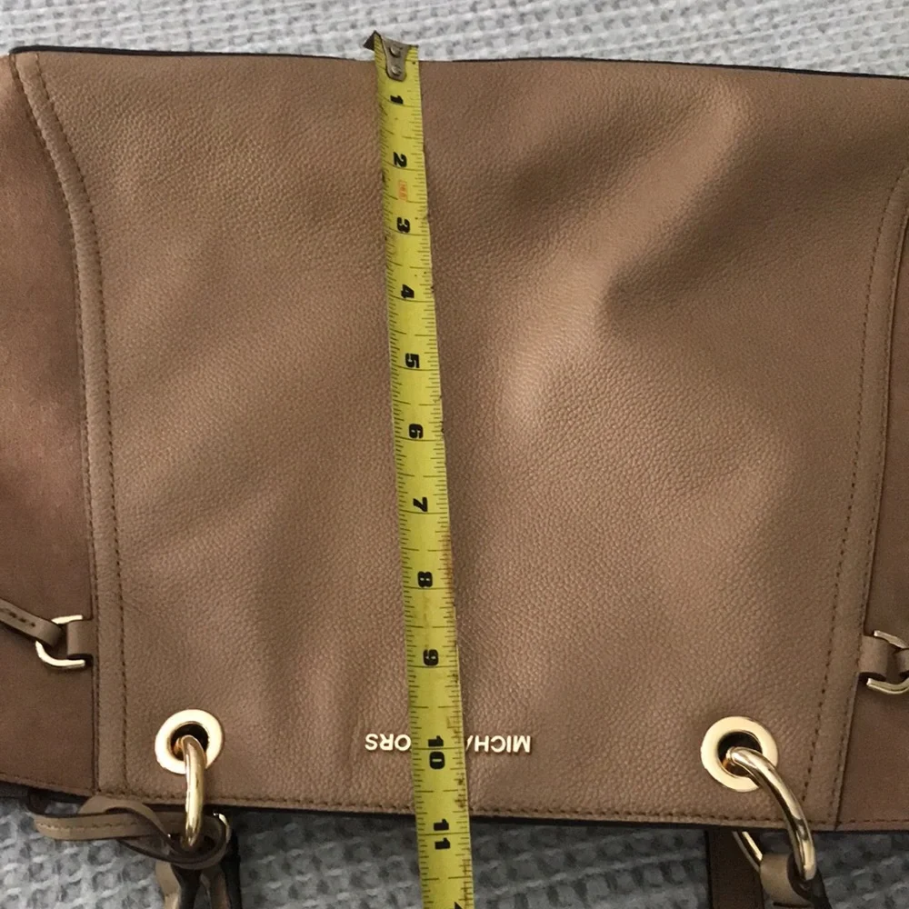 (SOLD). Michael MICHAEL KORS Handbag - Picture 13 of 15